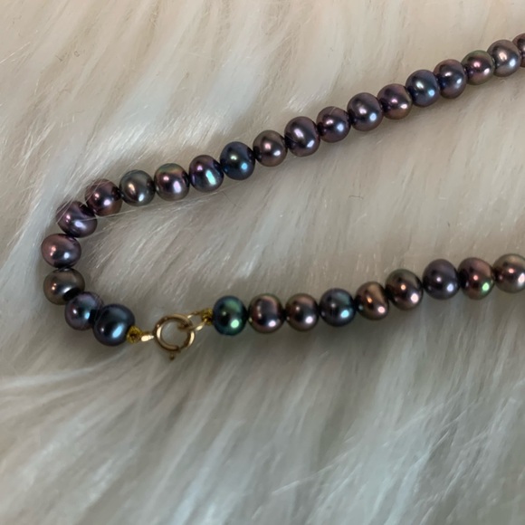 Lustrous Black Pearl Necklace - Picture 2 of 5